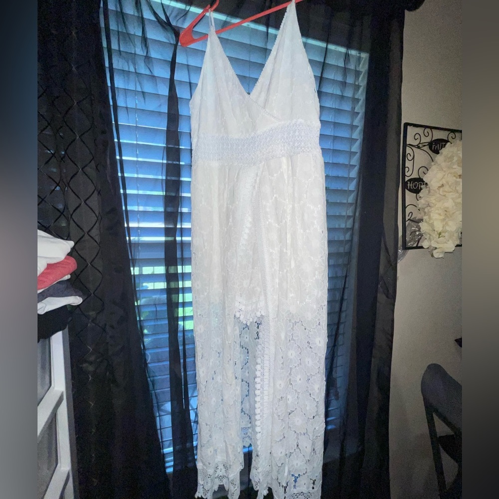 Ladies new white maxi/dress shorts w/open slit